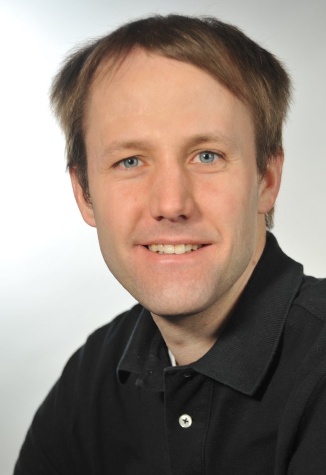 Dr. Andreas Schnyder